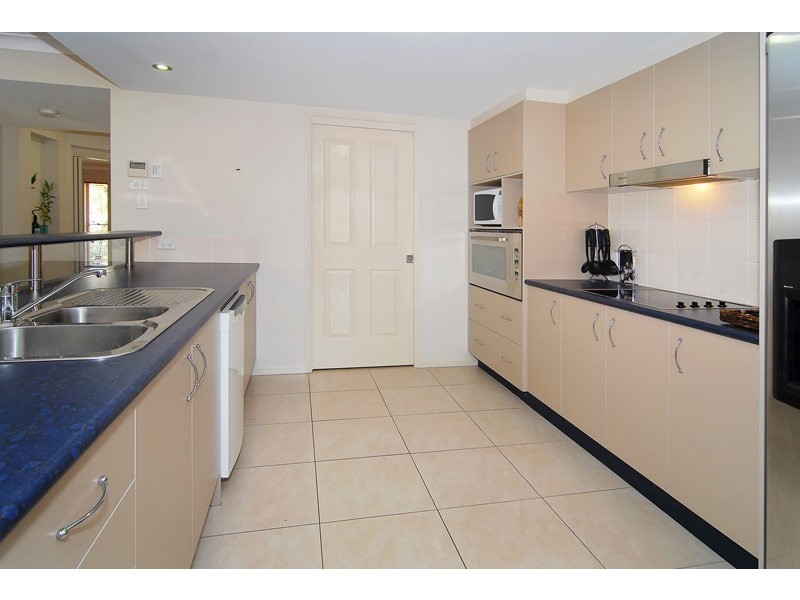 3 Parkwater Close, Upper Kedron QLD 4055