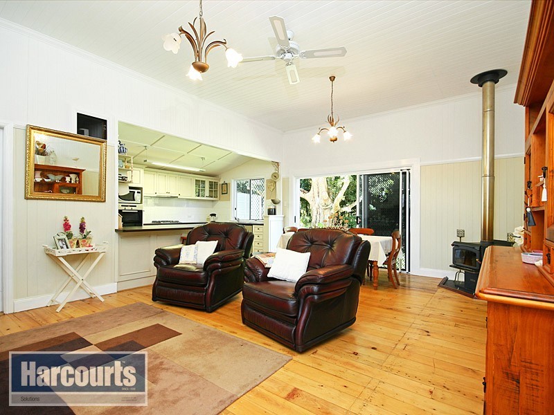 7 Lindsay Road, Mount Glorious QLD 4520
