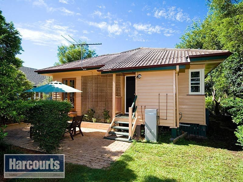 105 Woking Street, Keperra QLD 4054