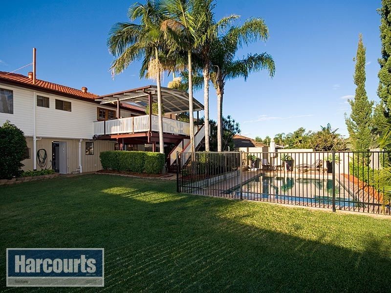 19 Alstonia Street, Arana Hills QLD 4054