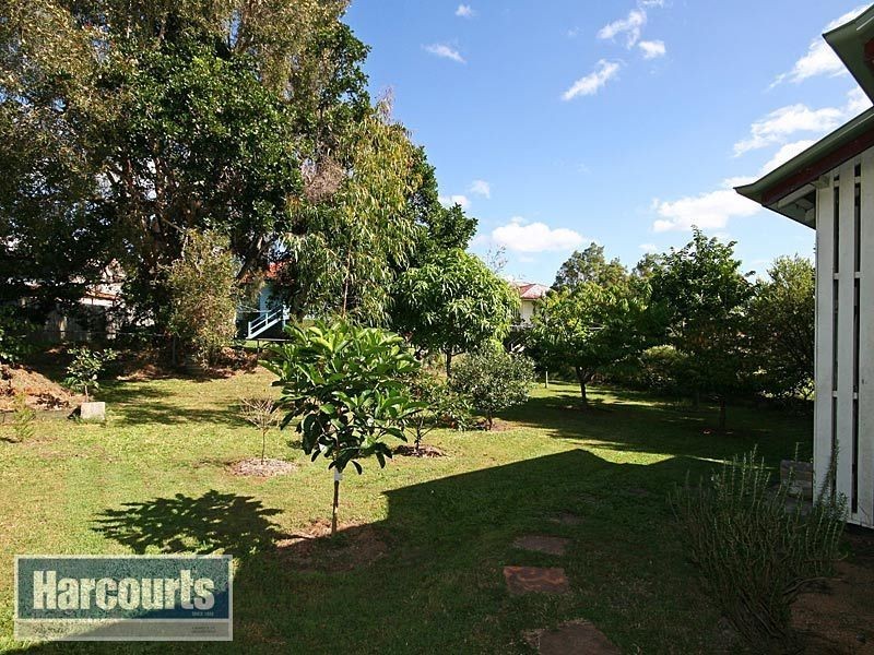 16 Barber Street, Keperra QLD 4054