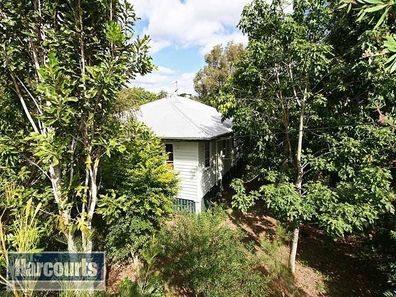 16 Barber Street, Keperra QLD 4054