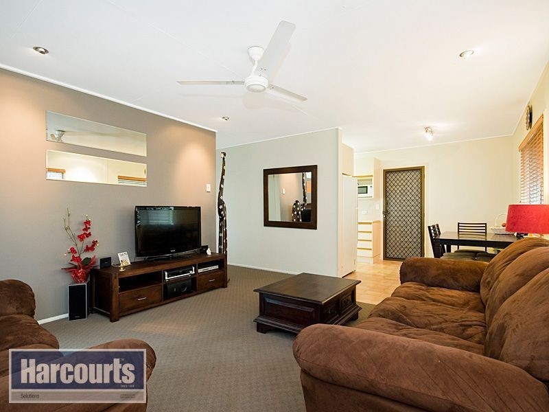 8 Wandearah Crescent, Ferny Hills QLD 4055