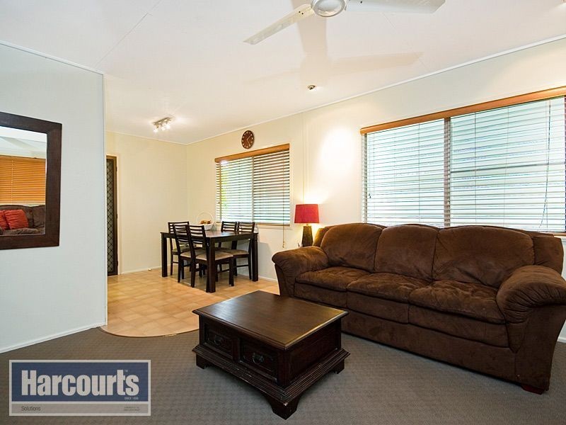 8 Wandearah Crescent, Ferny Hills QLD 4055