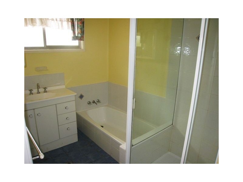 4 Irruka Crescent, Ferny Hills QLD 4055