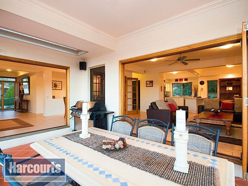 8 Dellwood Court, Ferny Hills QLD 4055