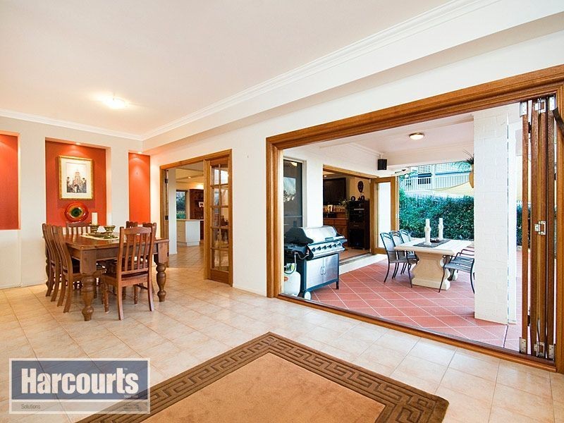 8 Dellwood Court, Ferny Hills QLD 4055