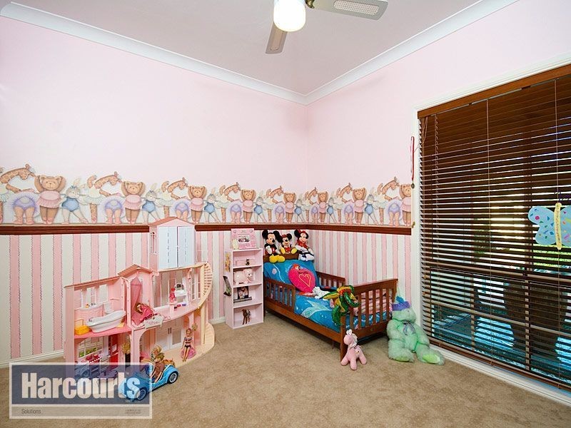 8 Dellwood Court, Ferny Hills QLD 4055