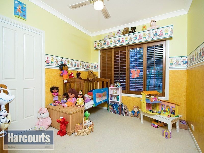 8 Dellwood Court, Ferny Hills QLD 4055