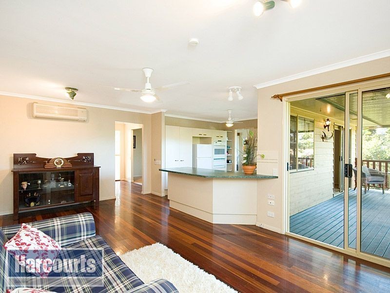 4 Forestwood Place, Arana Hills QLD 4054