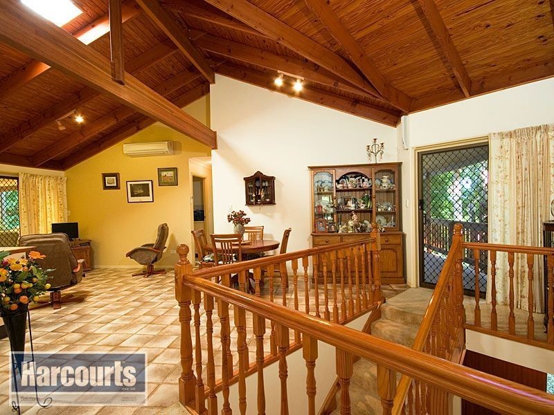 6 Richmond Court, Ferny Hills QLD 4055