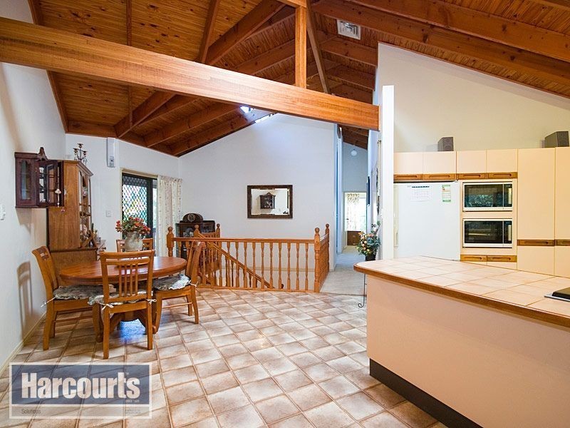 6 Richmond Court, Ferny Hills QLD 4055