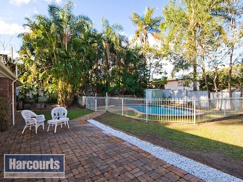 23 Gordon Road, Ferny Hills QLD 4055