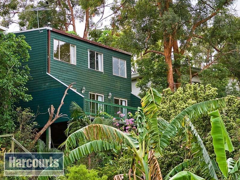 27 Plucks Road, Arana Hills QLD 4054