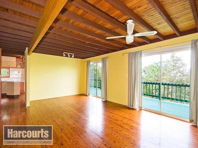 27 Plucks Road, Arana Hills QLD 4054