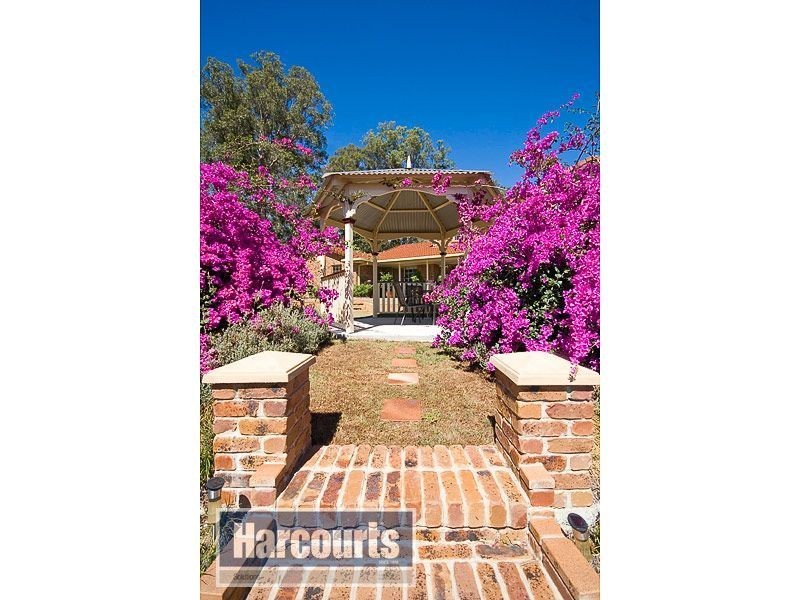 6 Heather Anne Drive, Draper QLD 4520