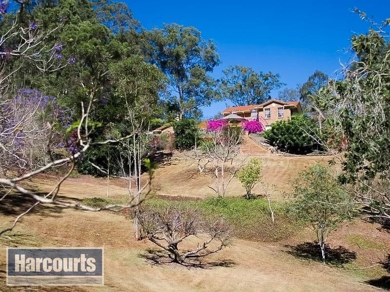 6 Heather Anne Drive, Draper QLD 4520