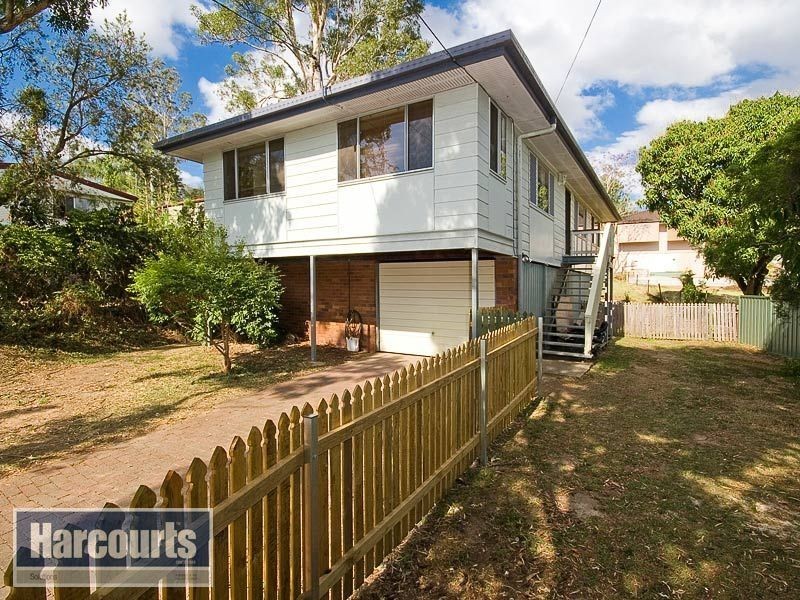 3 Amaroo Avenue, Ferny Hills QLD 4055