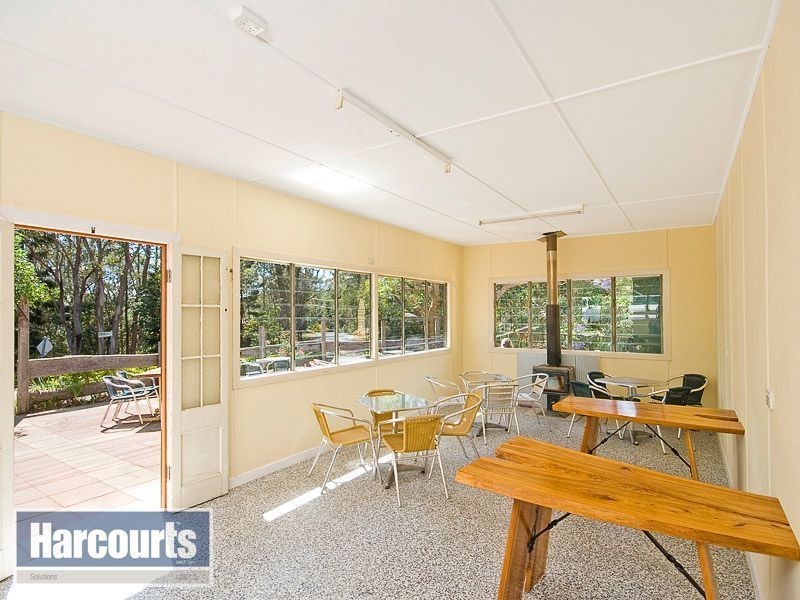 1 Fernlands Road, Mount Nebo QLD 4520