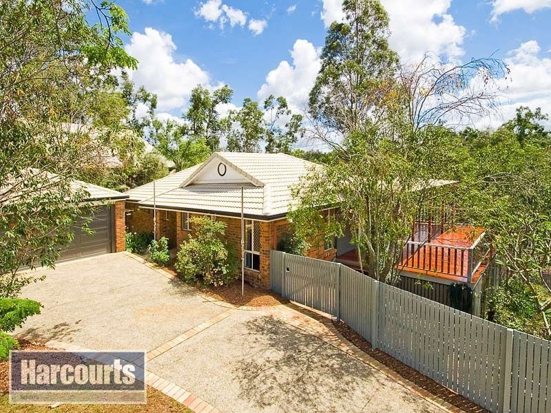 4 Whitewood Place, Arana Hills QLD 4054