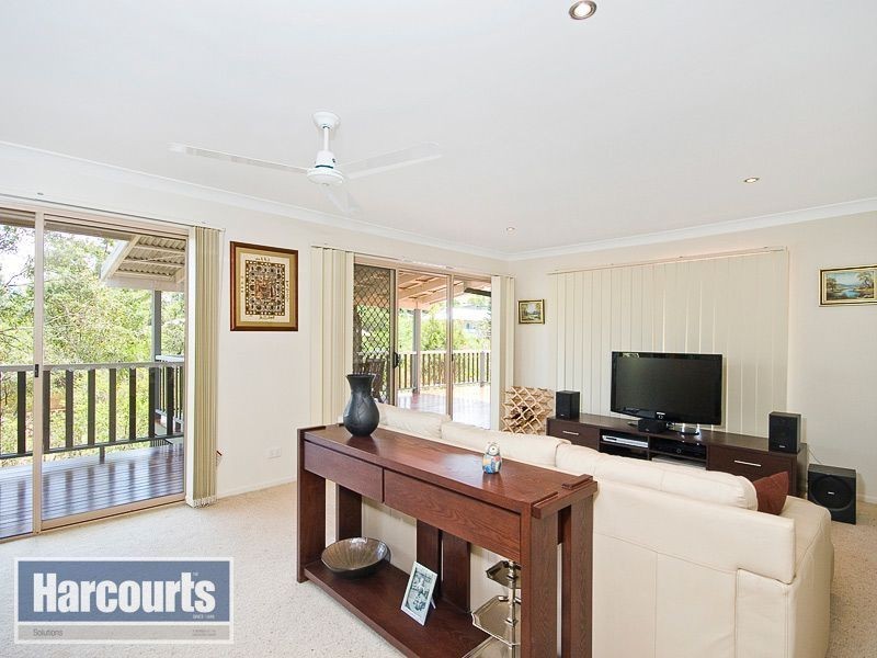 4 Whitewood Place, Arana Hills QLD 4054