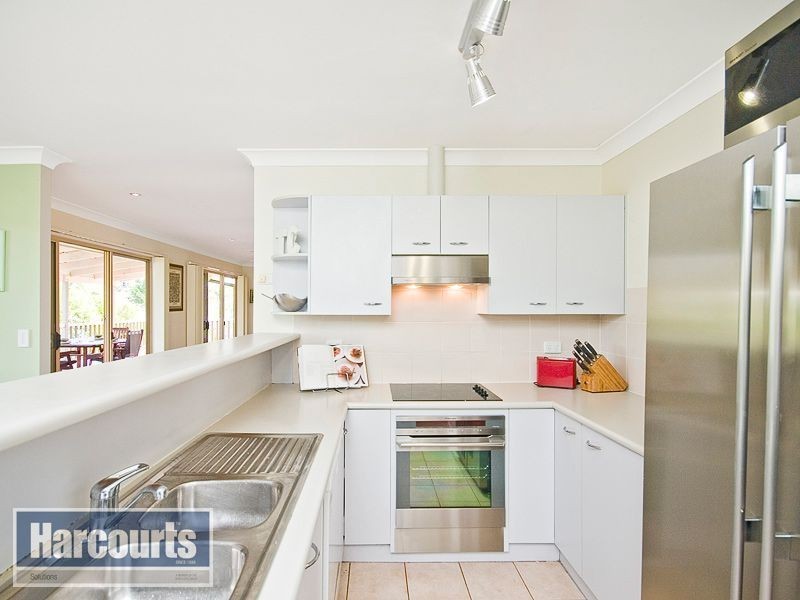 4 Whitewood Place, Arana Hills QLD 4054