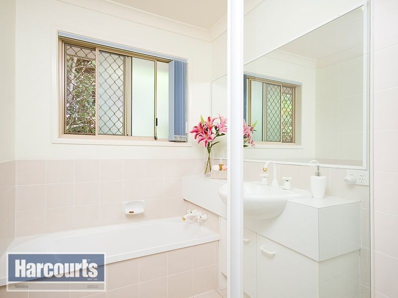 4 Whitewood Place, Arana Hills QLD 4054