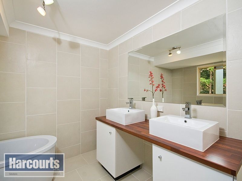 4 Fleetwood Court, Ferny Hills QLD 4055
