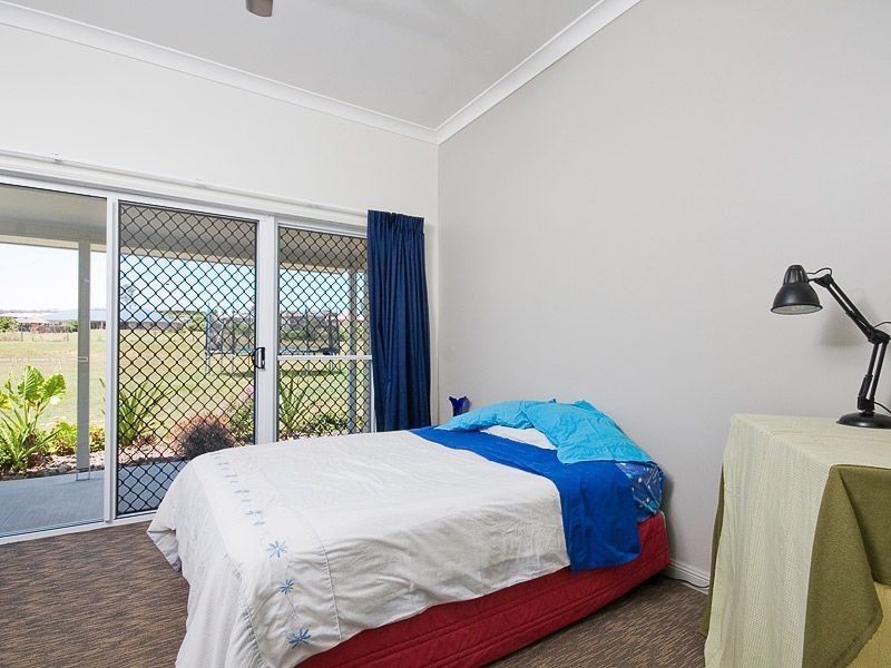 8 Sovereign Way, Samford Valley QLD 4520