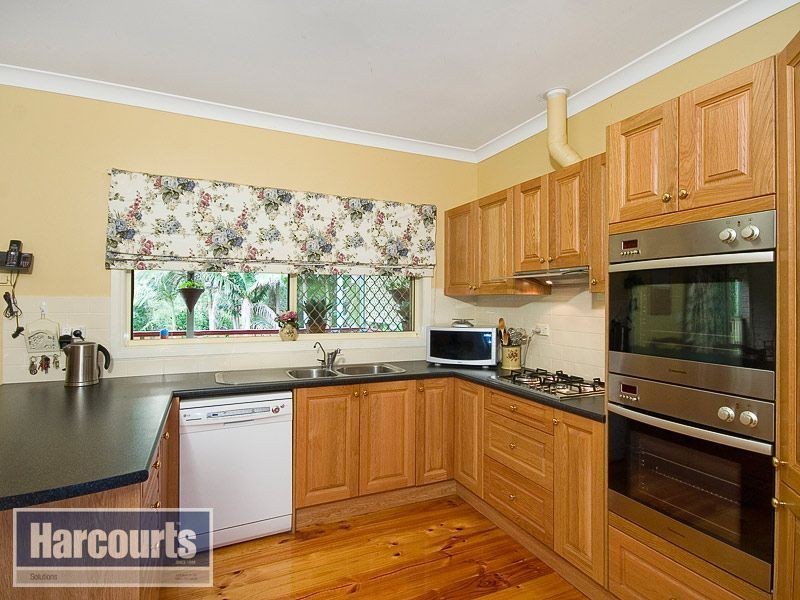 11 Linkwood Drive, Ferny Hills QLD 4055