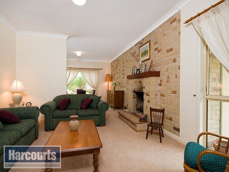 11 Linkwood Drive, Ferny Hills QLD 4055