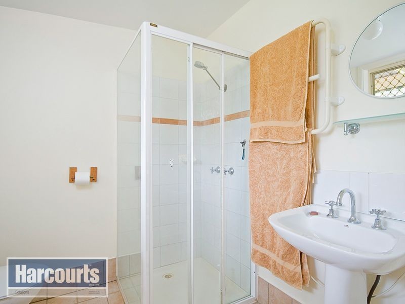 11 Linkwood Drive, Ferny Hills QLD 4055