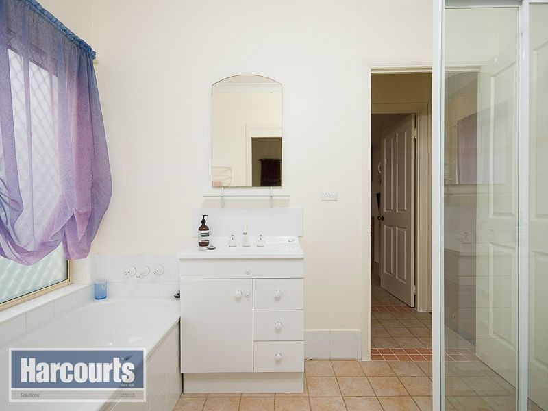 11 Linkwood Drive, Ferny Hills QLD 4055