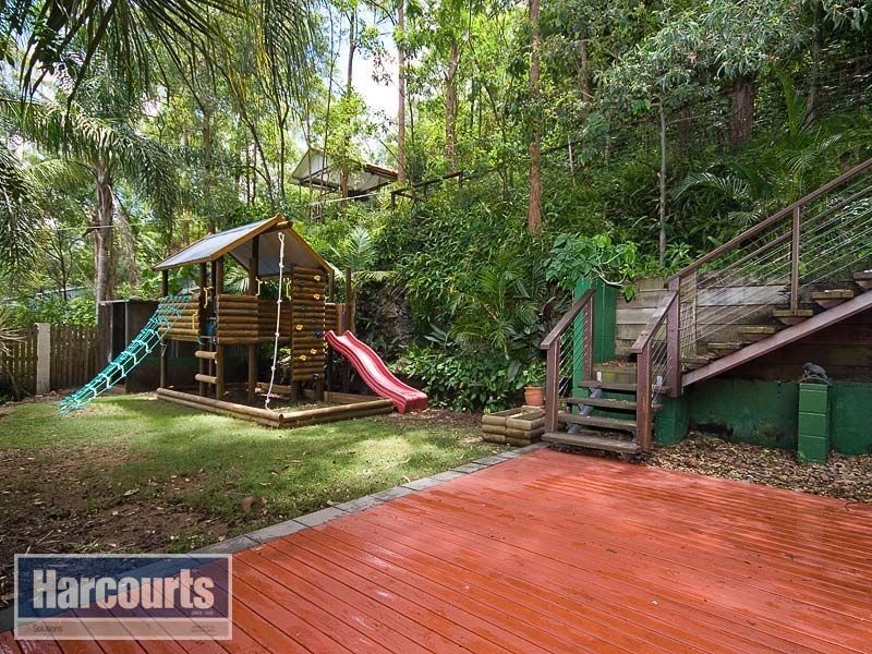15 Wandearah Crescent, Ferny Hills QLD 4055
