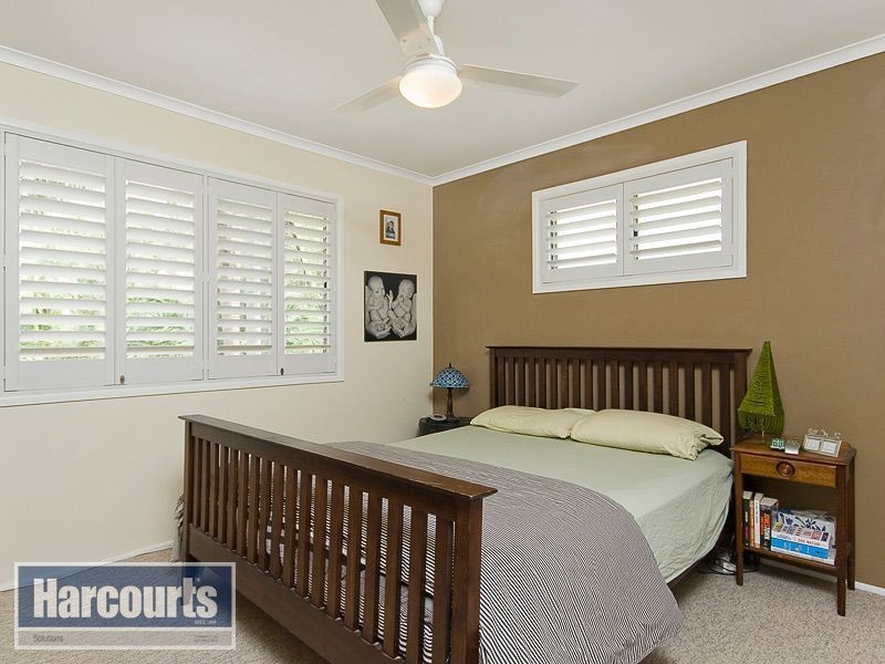 15 Wandearah Crescent, Ferny Hills QLD 4055