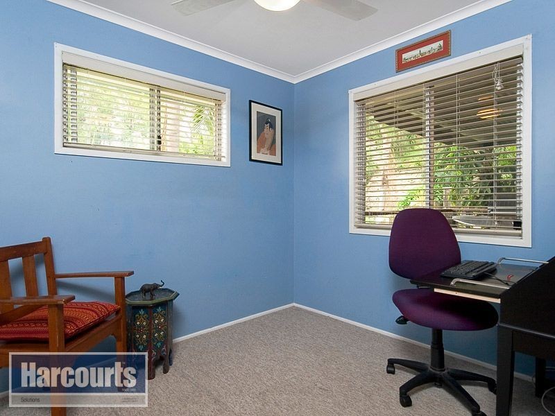 15 Wandearah Crescent, Ferny Hills QLD 4055