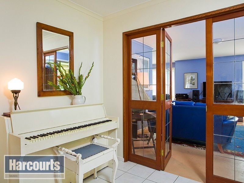 10 Woodview Street, Samford QLD 4520