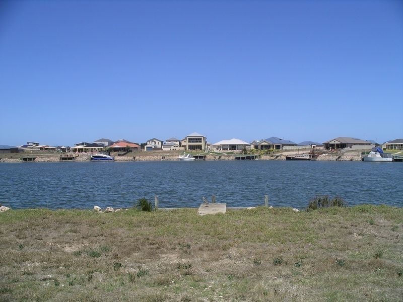 77 Britannia Parade, Hindmarsh Island SA 5214