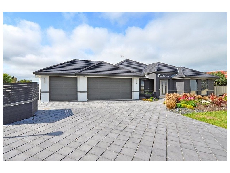 16 Arcadia Avenue, Hindmarsh Island SA 5214