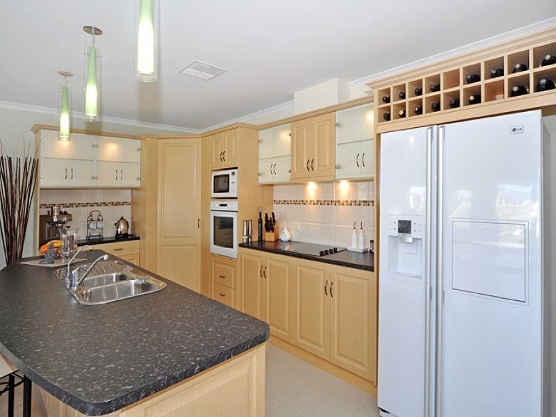 41 Britannia Parade, Hindmarsh Island SA 5214