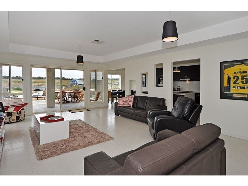 199 Excelsior Parade, Hindmarsh Island SA 5214