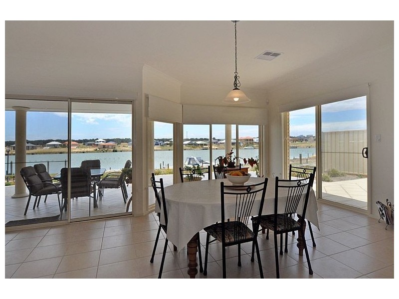 56 Wentworth Parade, Hindmarsh Island SA 5214