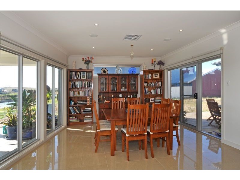 18 Britannia Parade, Hindmarsh Island SA 5214