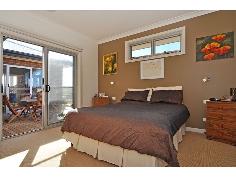 18 Britannia Parade, Hindmarsh Island SA 5214