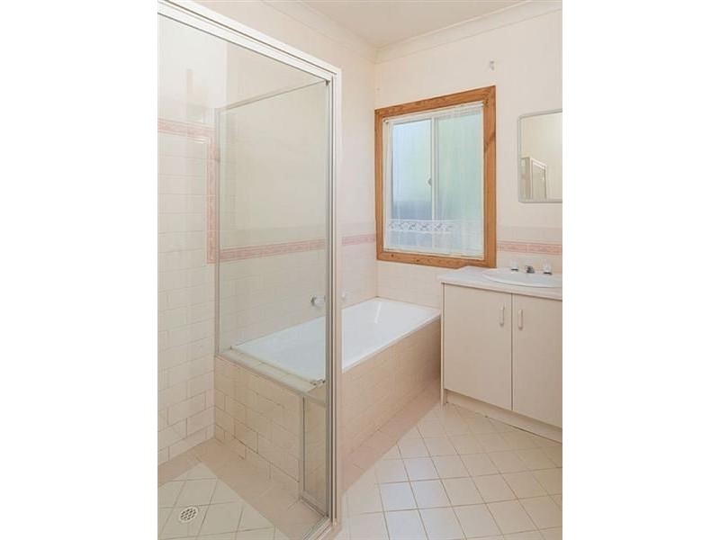 20 Weeroona Drive, Milang SA 5256