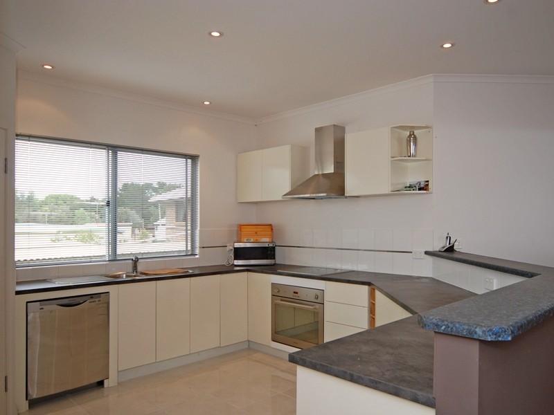 4 Price Street, Hindmarsh Island SA 5214