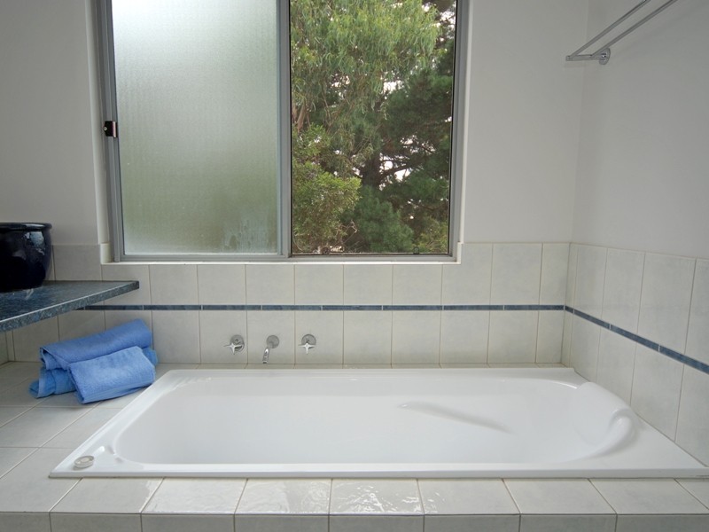 4 Price Street, Hindmarsh Island SA 5214
