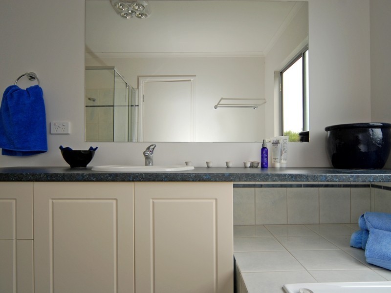 4 Price Street, Hindmarsh Island SA 5214