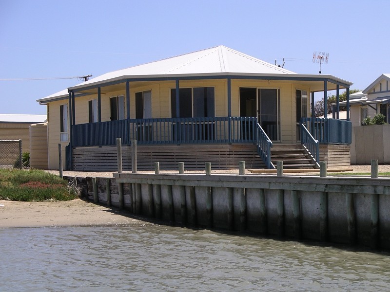 51 Mundoo Channel Drive, Hindmarsh Island SA 5214