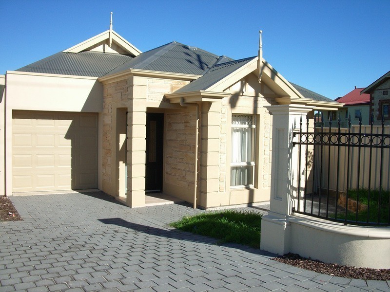 27 Seaview Road, Victor Harbor SA 5211